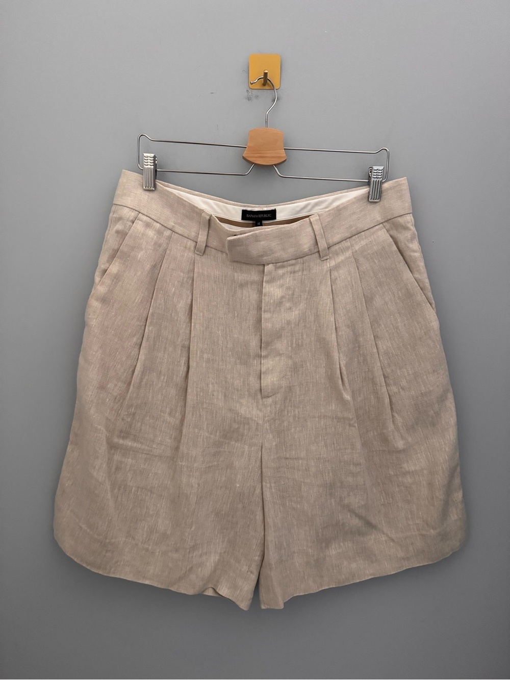 NEW Banana Republic Palma Linen Bermuda Shorts in Beige, Size 14 - Picture 5 of 12
